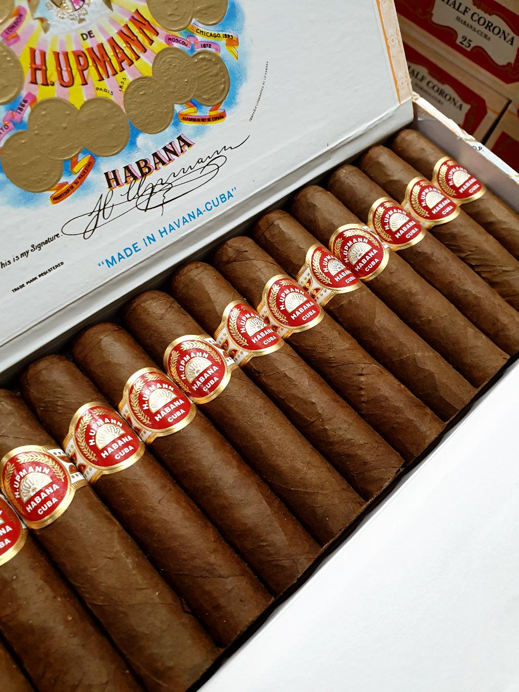 H. Upmann Half Corona.jpg
